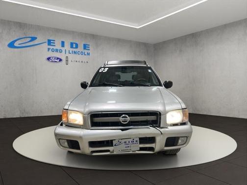 2003 Nissan Pathfinder SE