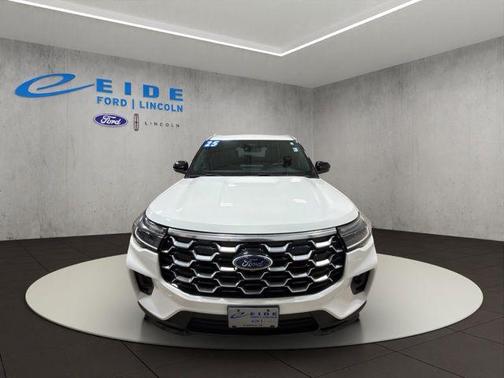 White Metallic 2025 Ford Explorer Platinum