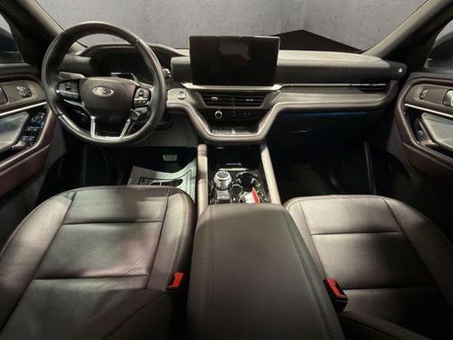 White Metallic 2025 Ford Explorer Platinum