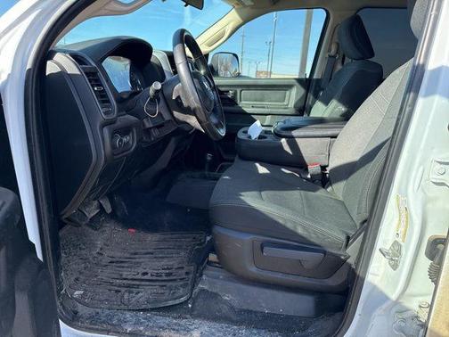 2020 RAM 2500 Tradesman Crew Cab 4x4 6'4' Box