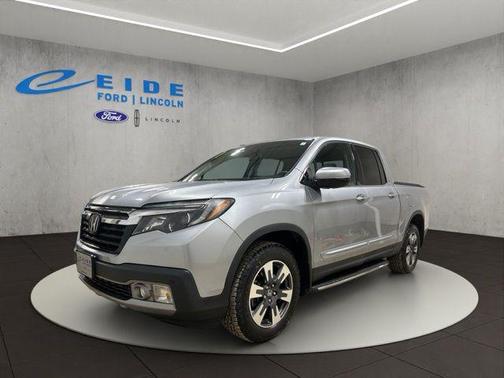 Lunar Silver Metallic 2017 Honda Ridgeline RTL-E