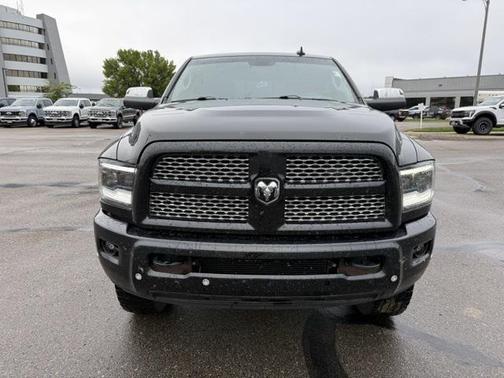 2017 RAM 2500 Laramie Crew Cab 4x4 6'4' Box