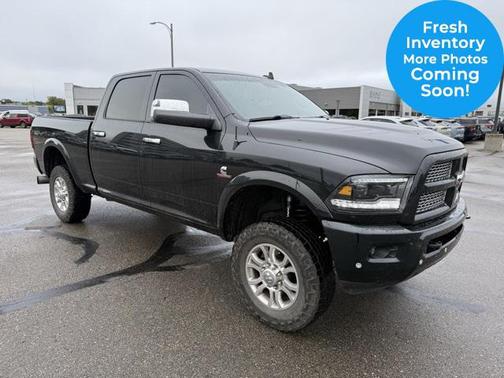 2017 RAM 2500 Laramie Crew Cab 4x4 6'4' Box