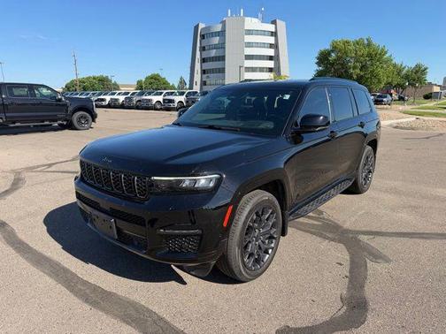 Diamond Black Crystal Pearlcoat 2024 Jeep Grand Cherokee L Summit Reserve