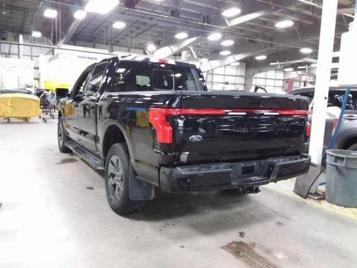 2022 Ford F-150 Lightning LARIAT