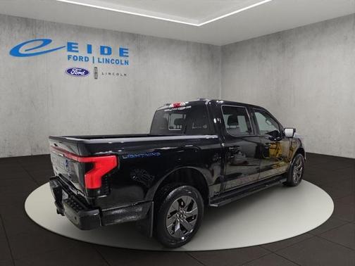 2022 Ford F-150 Lightning LARIAT