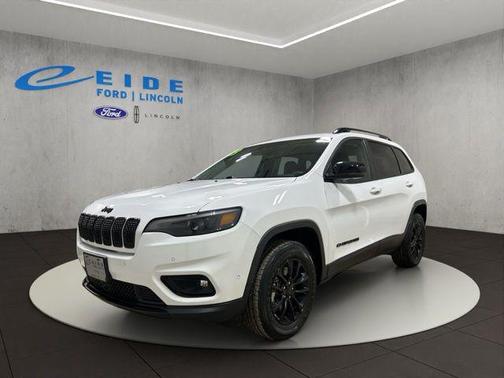 Bright White Clearcoat 2023 Jeep Cherokee Altitude