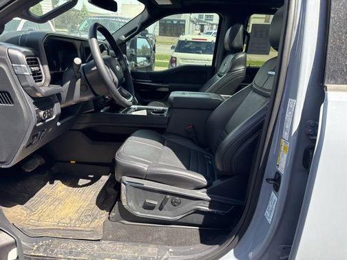 Glacier Gray Met Tri-Coat 2025 Ford F-250 Platinum
