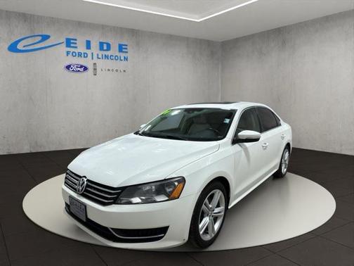 2014 Volkswagen Passat 1.8T Auto SE w/Sunroof & Nav