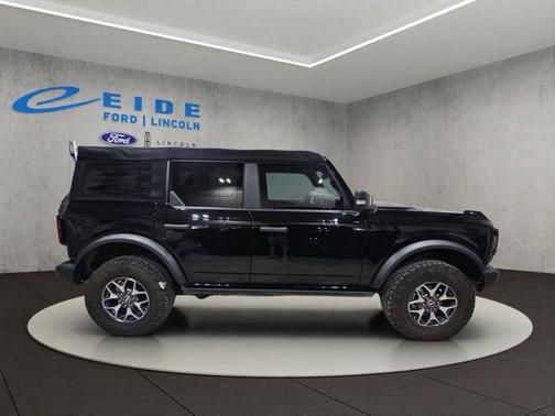 Shadow Black 2022 Ford Bronco Badlands