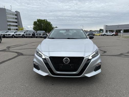 2020 Nissan Altima SR FWD