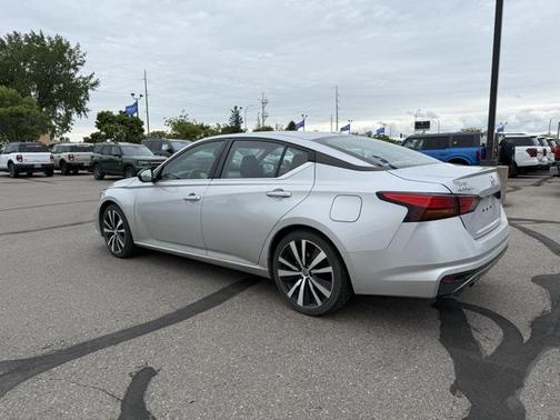 2020 Nissan Altima SR FWD
