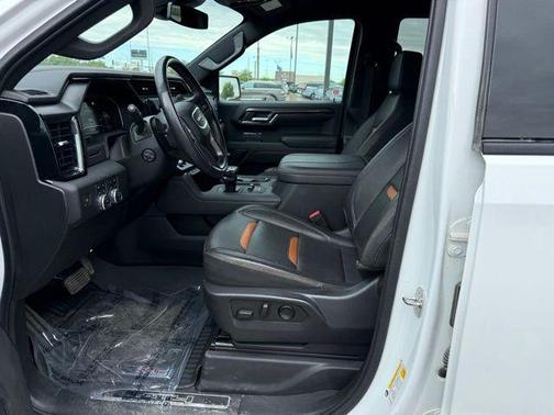 Summit White 2023 GMC Sierra 1500 AT4