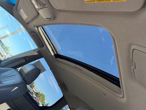Arctic Frost Pearl 2008 Toyota Sienna XLE