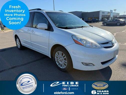 Arctic Frost Pearl 2008 Toyota Sienna XLE