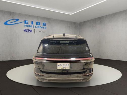 2025 Lincoln Nautilus Reserve