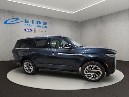 Flight Blue Metallic Clearcoat 2026 Lincoln Navigator Reserve