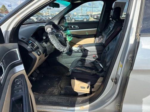 Ingot Silver Metallic 2016 Ford Explorer XLT
