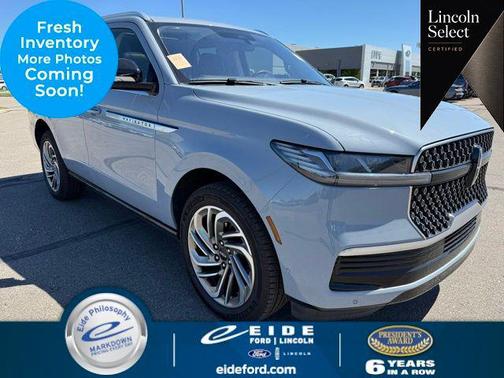 Gray Mist Metallic Tri-Coat 2025 Lincoln Navigator Reserve