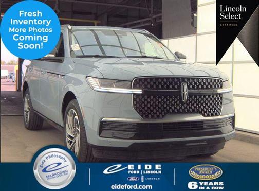 Gray Mist Metallic Tri-Coat 2025 Lincoln Navigator Reserve