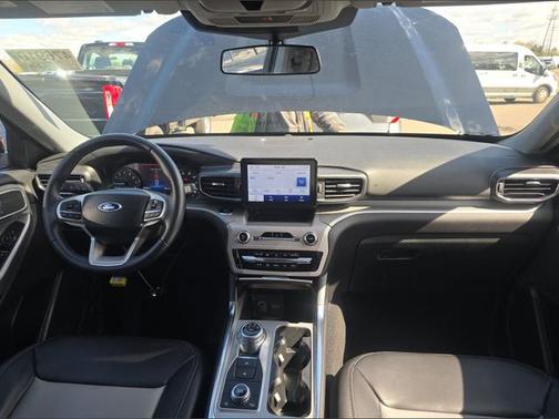 Agate Black Metallic 2023 Ford Explorer XLT