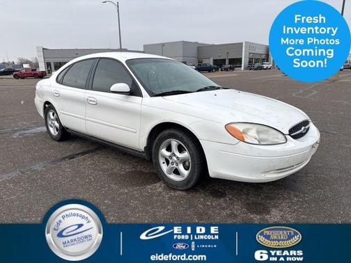 Vibrant White Clearcoat 2000 Ford Taurus SES