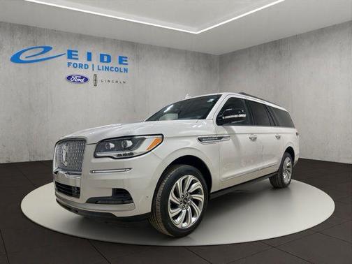 Ceramic Pearl Metallic Tri-Coat 2024 Lincoln Navigator Reserve