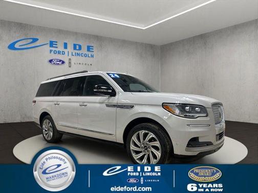 Ceramic Pearl Metallic Tri-Coat 2024 Lincoln Navigator Reserve