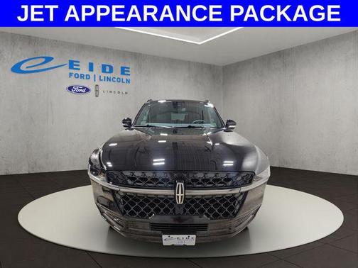 Infinite Black Metallic Clearcoat 2026 Lincoln Navigator Reserve