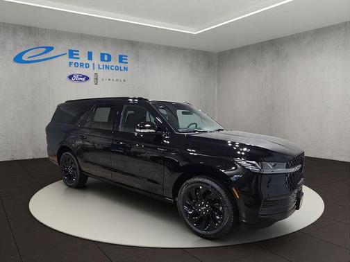Infinite Black Metallic Clearcoat 2026 Lincoln Navigator Reserve