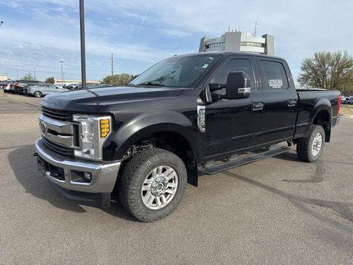 Shadow Black 2018 Ford F-250 XLT