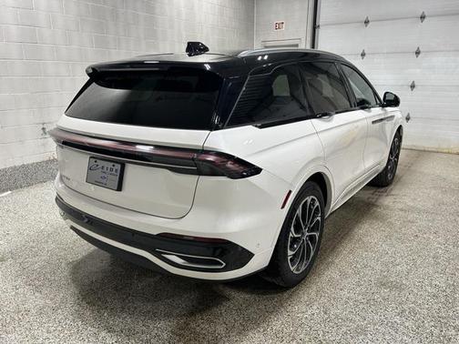 2024 Lincoln Nautilus Reserve