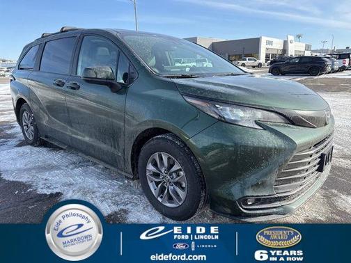 2025 Toyota Sienna XLE