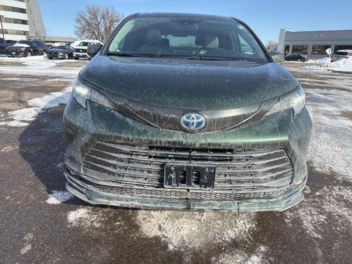 2025 Toyota Sienna XLE