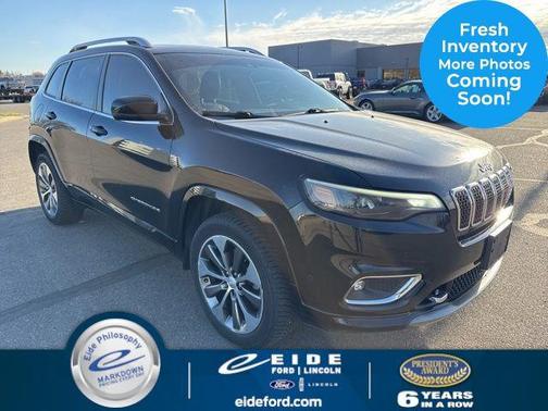 Diamond Black Crystal Pearlcoat 2019 Jeep Cherokee Overland