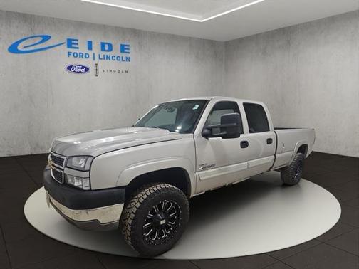 2005 Chevrolet Silverado 2500 LS H/D Crew Cab