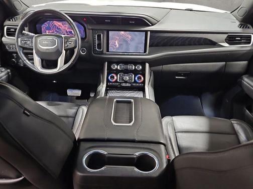White Frost Tricoat 2022 GMC Yukon XL Denali