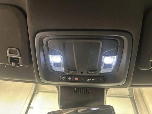 Summit White 2022 GMC Sierra 1500 AT4