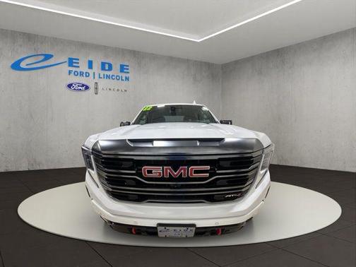 Summit White 2022 GMC Sierra 1500 AT4