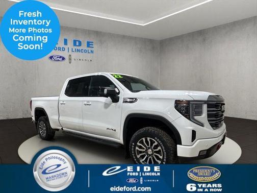 Summit White 2022 GMC Sierra 1500 AT4