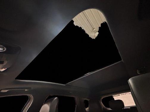 Jungle Green/Ebony Black Roof 2025 Kia Sportage S