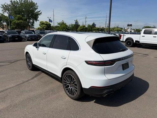 White 2019 Porsche Cayenne Cayenne