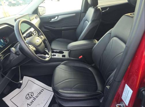 2025 Ford Escape Platinum