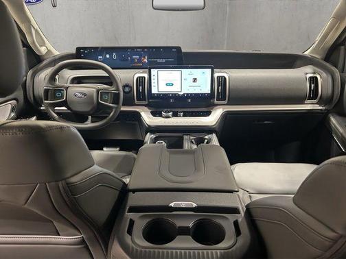 Star White Metallic Tri-Coat 2026 Ford Expedition Max Active 4x4