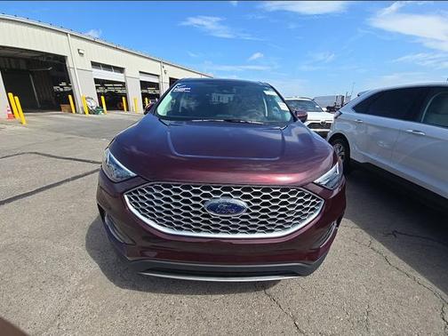 Burgundy Velvet Metallic Tinted Clearcoat 2024 Ford Edge SEL