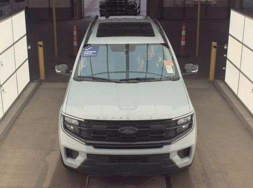 Space Silver Metallic 2025 Ford Expedition Active