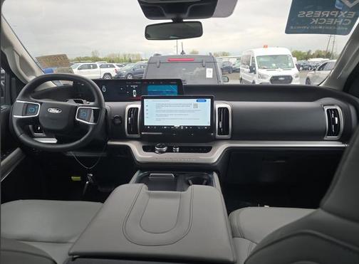 Space Silver Metallic 2025 Ford Expedition Active