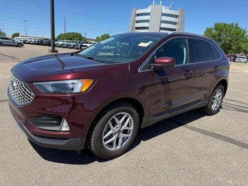 Burgundy Velvet Metallic Tinted Clearcoat 2024 Ford Edge SEL