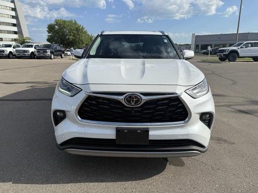 2022 Toyota Highlander Platinum