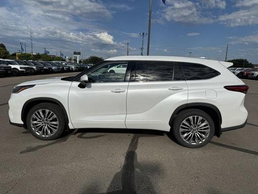 2022 Toyota Highlander Platinum